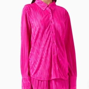 Good American Fuchsia Always Fits Plisse Pleated Button Down Blouse Size 5/6 NWT